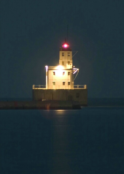 Milwaukee's Lighthouse at Night - ID: 320585 © Robert Hambley
