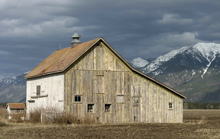 Cross Roads Barn - ID: 330196 © Jim Kinnunen