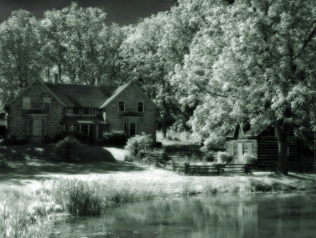 The big house and the small one (infrared)