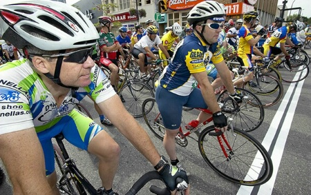 Ultra Wide - Cyclists