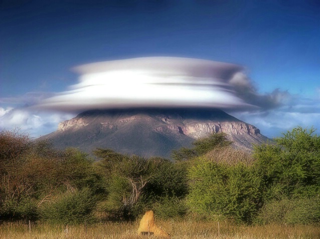 Top Hat Cloud  - ID: 562741 © Viveca Venegas