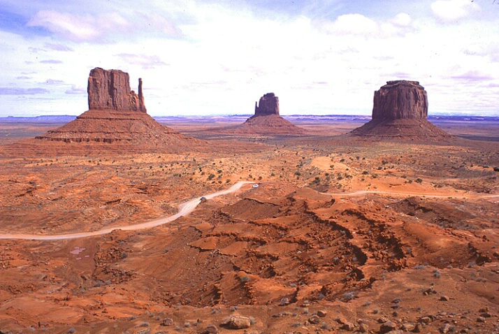 Road Through Monument Valley - ID: 562905 © Donald E. Chamberlain