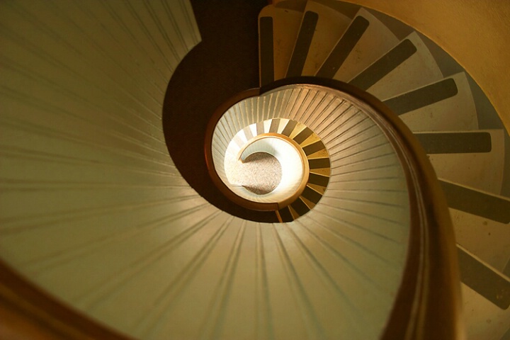 The Curvey Staircase