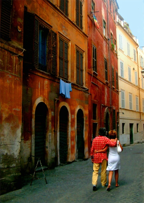 Couple strolling in Trastevere