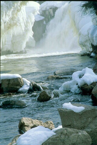 Pisew falls from bottom of falls in winter - ID: 674350 © Heather Robertson