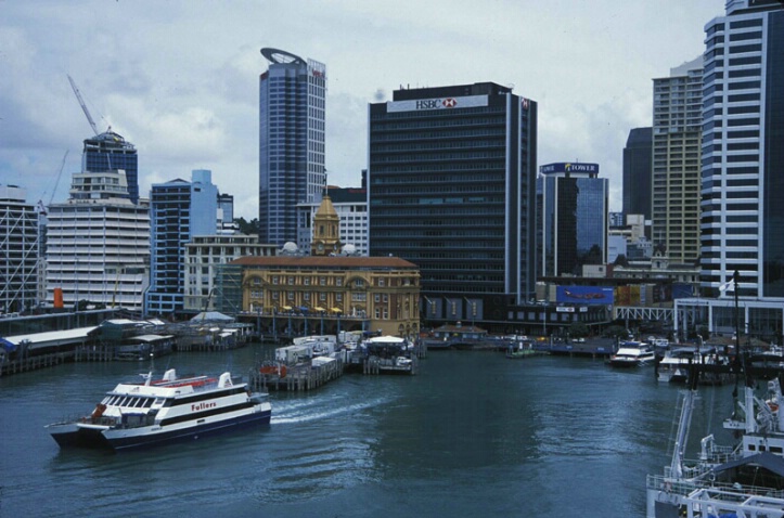 Auckland's Waterfront - ID: 675881 © John T. Sakai