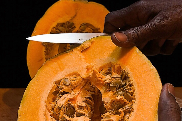  Cutting Calabaza Pumpkins