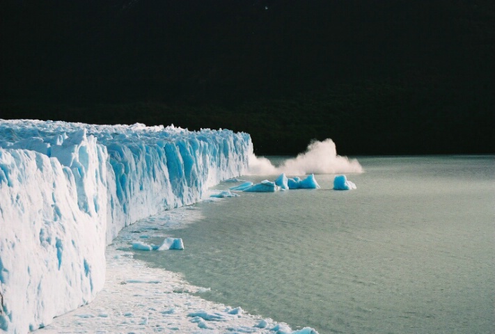 Birth of an Iceberg on Moreno Glacier