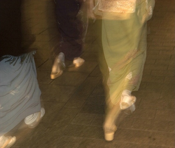 Kimono-clad women on the move