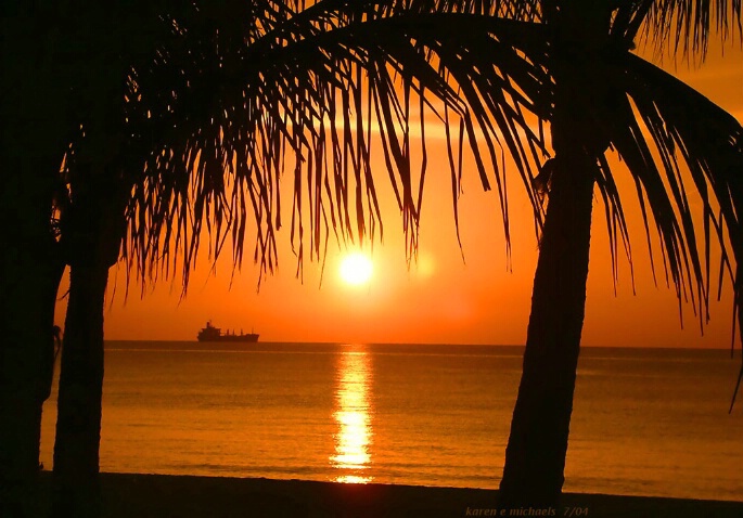 Fort Lauderdale 6:42AM - ID: 512561 © Karen E. Michaels