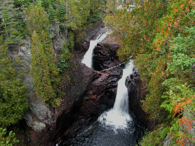 Devil's Kettle Falls
