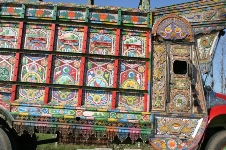 Painted Patterns On Trucks In Pakistan