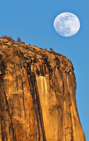 Moon Over El Capitan