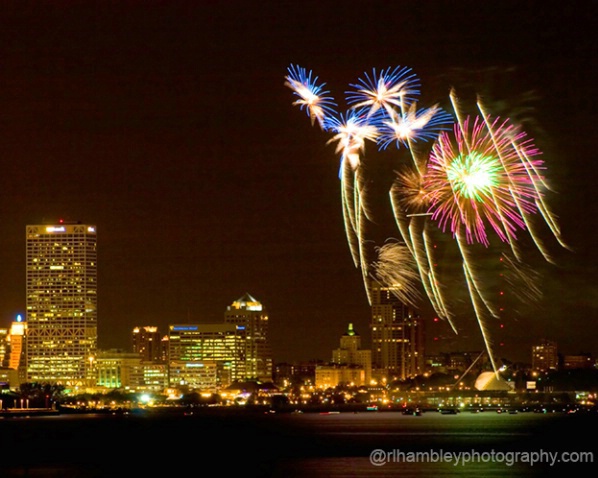 Milwaukee Fireworks - ID: 1018603 © Robert Hambley