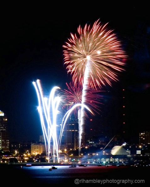 Milwaukee Fireworks - ID: 1018605 © Robert Hambley