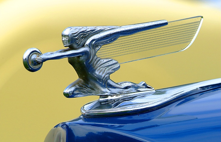 Auburn Hood Ornament