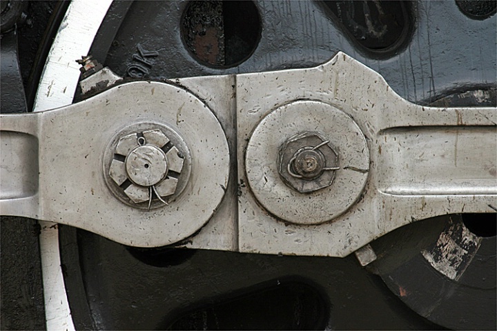 Locomotive drive wheel