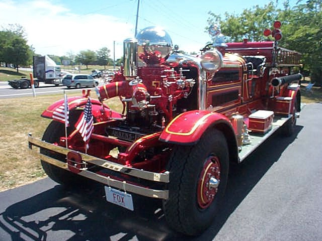 1931 Ahrens - Fox Fire Truck