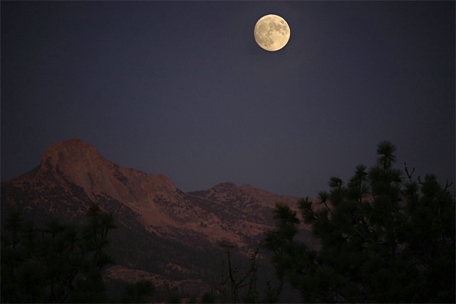 Full Moon Rising in Yosemite