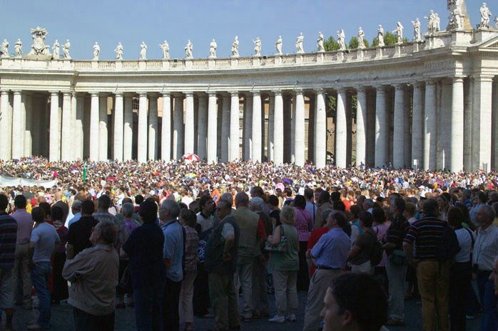 Vatican Crowd waiting for the Papal Blessing