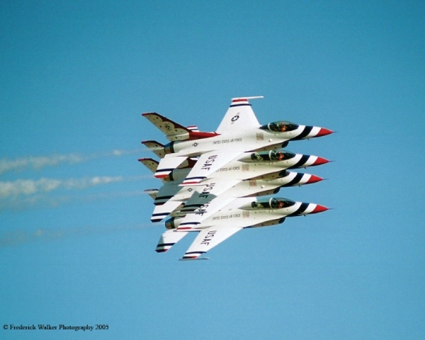 Thunderbirds Echelon Parade