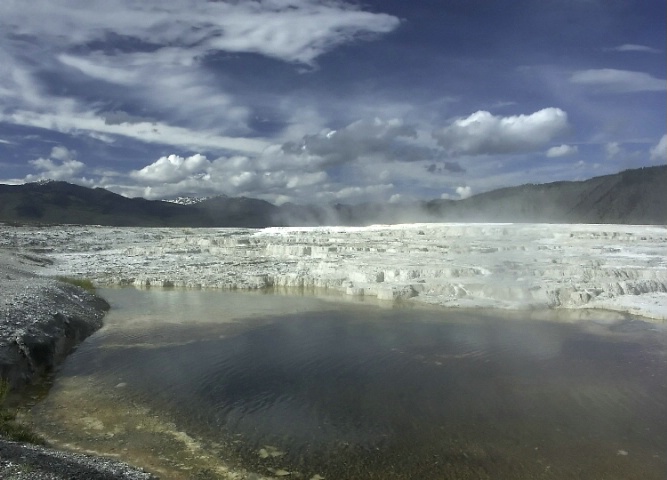 Yellowstone geology - hot springs