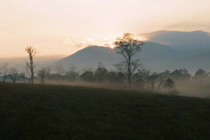 Mountain Sunrise, Great Smokey Mountains N.P. - ID: 1399959 © Michael S. Couch