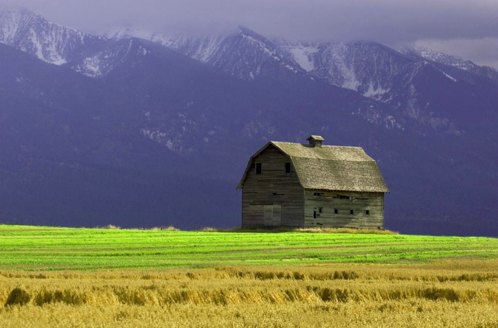 Mission Mountain Barn - ID: 1417036 © Jim Kinnunen