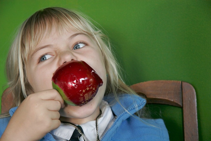 Tessa & the Candy Apple