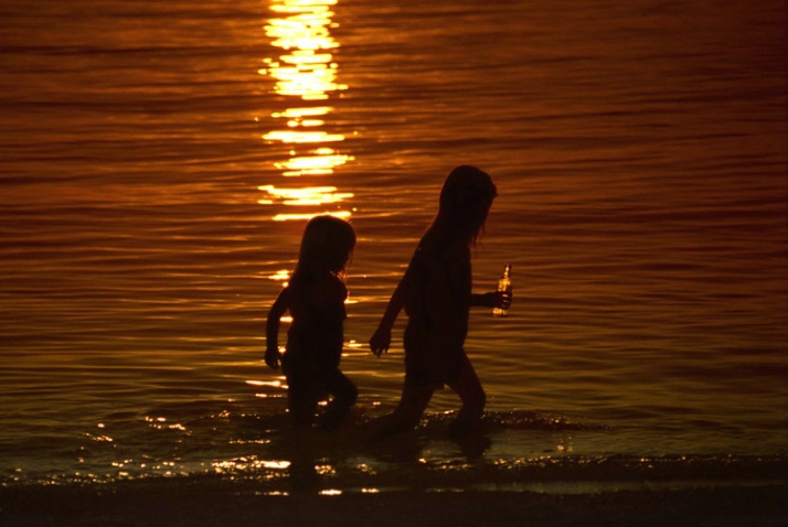 Sunset Stroll - ID: 1489191 © Michael Questell