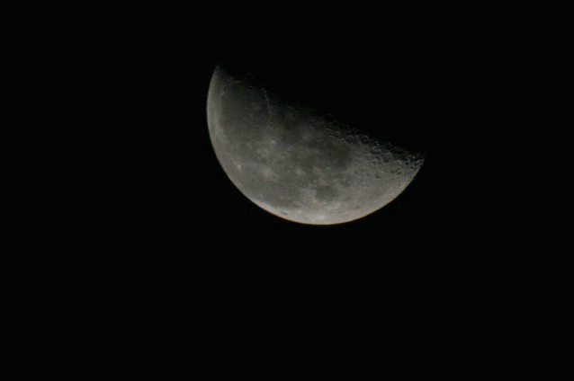 Half moon 01 - ID: 1489363 © Anthony Cerimele