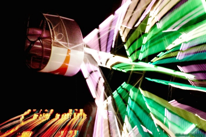 Ferris Wheel - ID: 1500546 © Robert Hambley