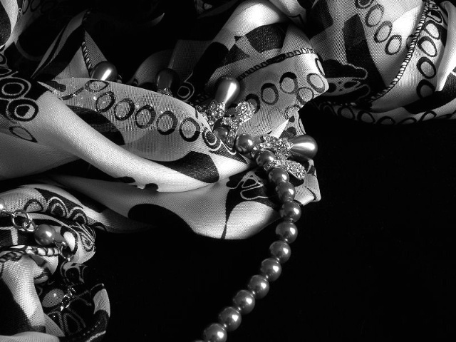 Black & White Pearls