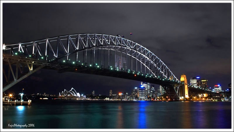 sydney bridge at night
