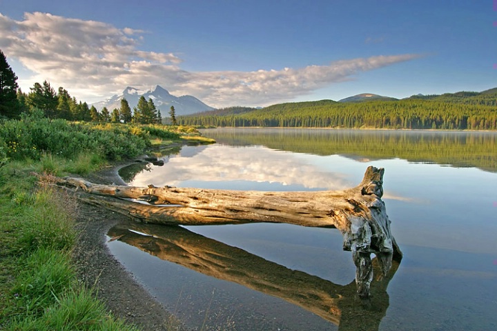 Maligne Lake Sunrise