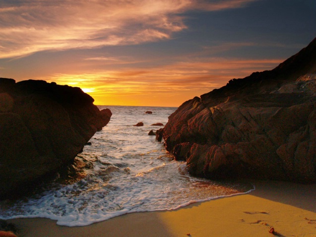Laguna Sunset - ID: 1806255 © Daryl R. Lucarelli