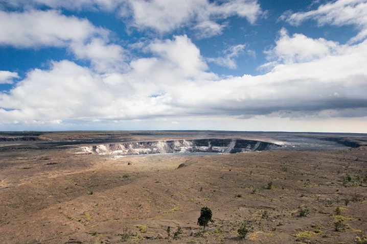 Halema'uma'u Crater 2-14-06 - ID: 1848954 © Robert A. Burns