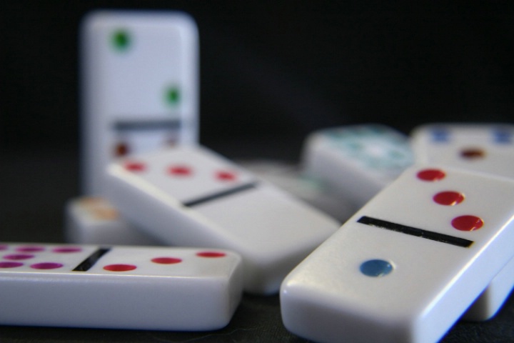 Dominoes