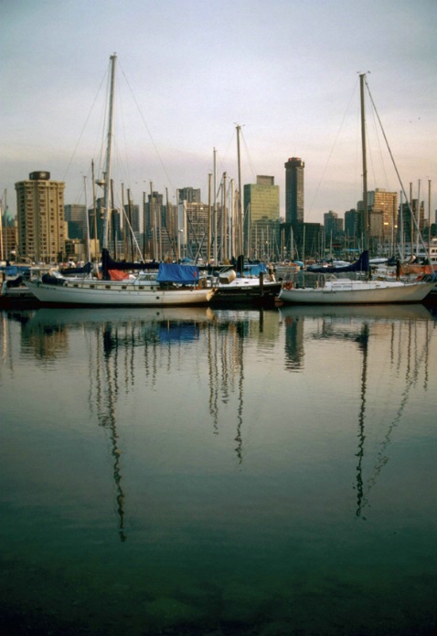 Vancouver harbour - ID: 1998604 © Heather Robertson