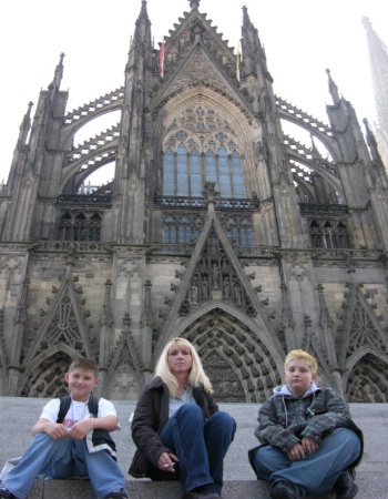 family in Cologne, GM. visiting cathedral