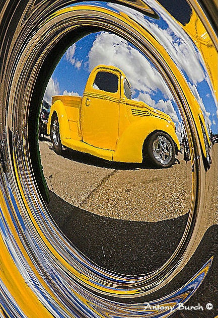 Mirrored Pickup