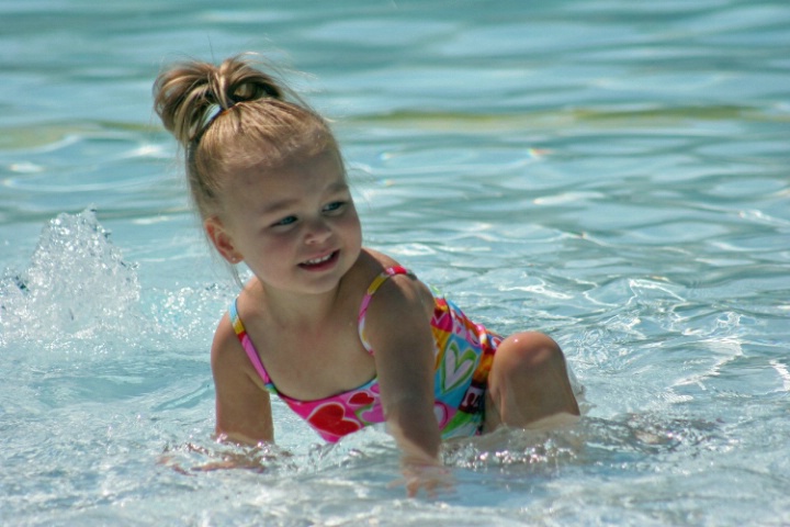 Klara in the pool