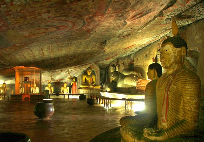 Dambulla cave temple 2
