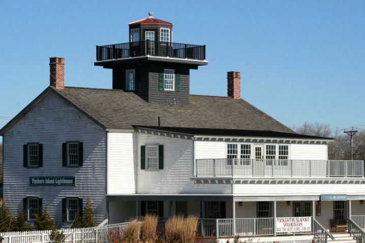 Tucker's Island Lighthouse