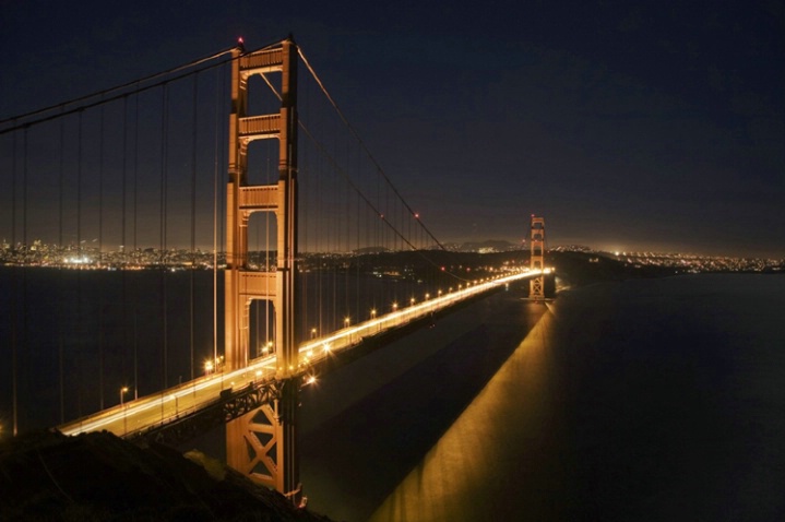 The Golden Gate Bridge at night