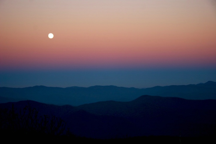Moon rise over the Smokie Mountains