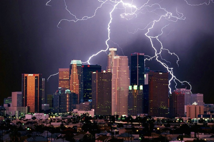 Lightning storm over Los Angeles
