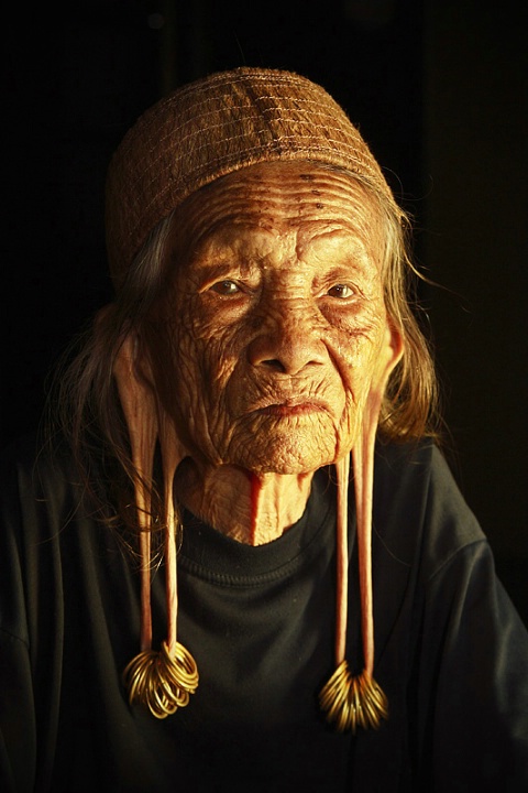Old woman from Dayak Kenyah Tribe