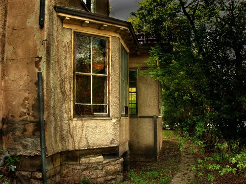 Abandoned house, late evening. - ID: 2937725 © Heather Robertson