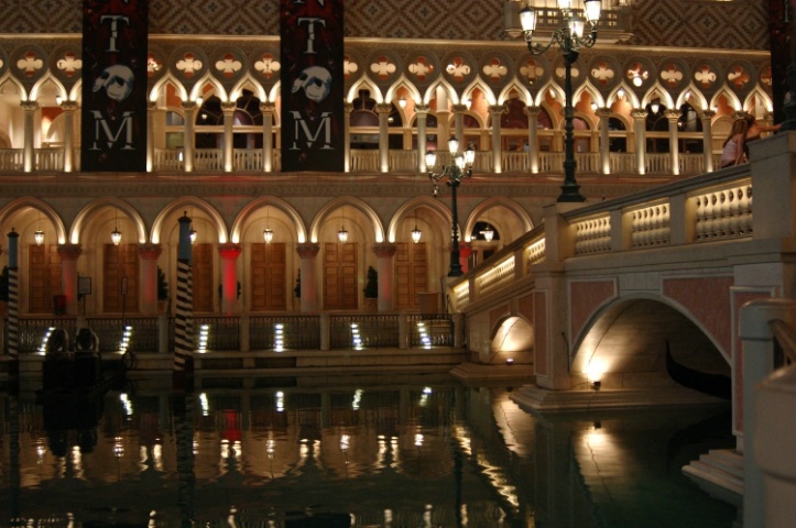The Venetian Hotel - midnite - Las Vegas